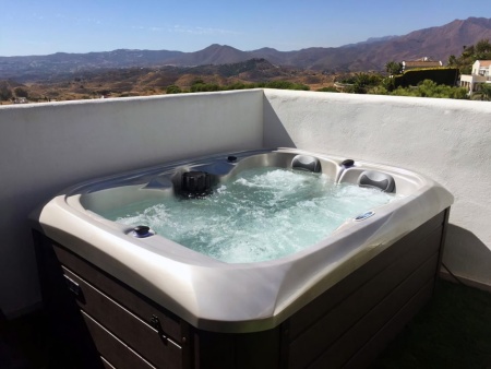 Гидромассажный СПА бассейн Sunrans SR808C